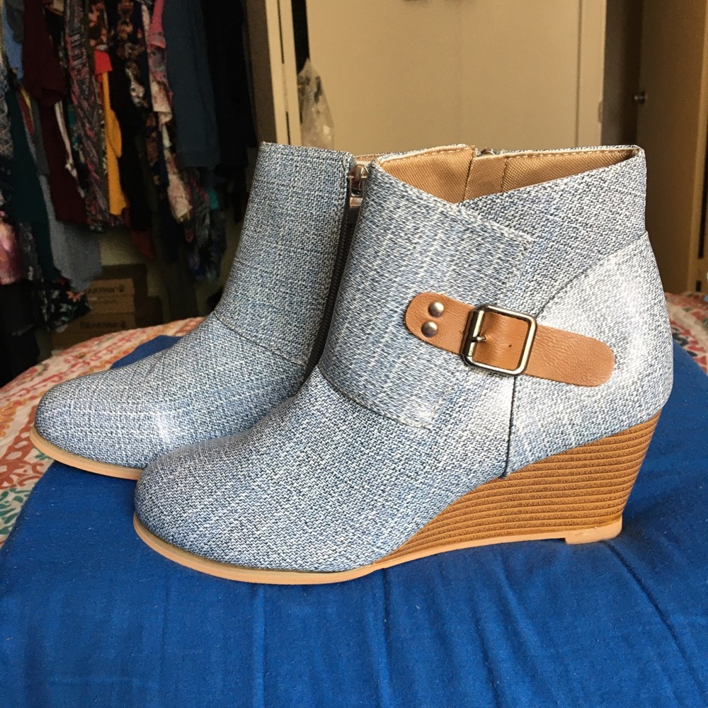 Women Ankle Boots - Picture 6 of 6